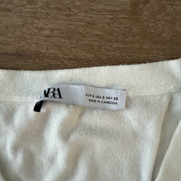 Zara V-Neck Sweater Small - Picture 3 of 4